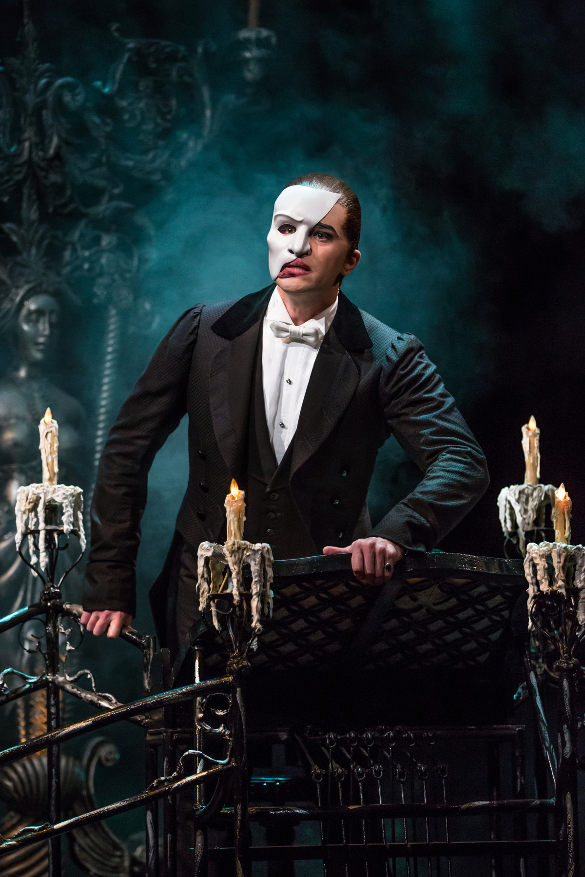 phantom of the opera mans face