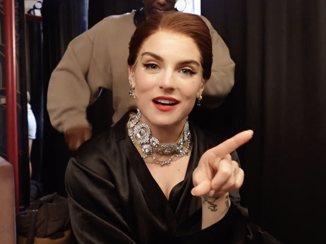 Sparkling Diamond Stories at Moulin Rouge! with JoJo, Episode 3 On the Couch with Aaron Tveit
