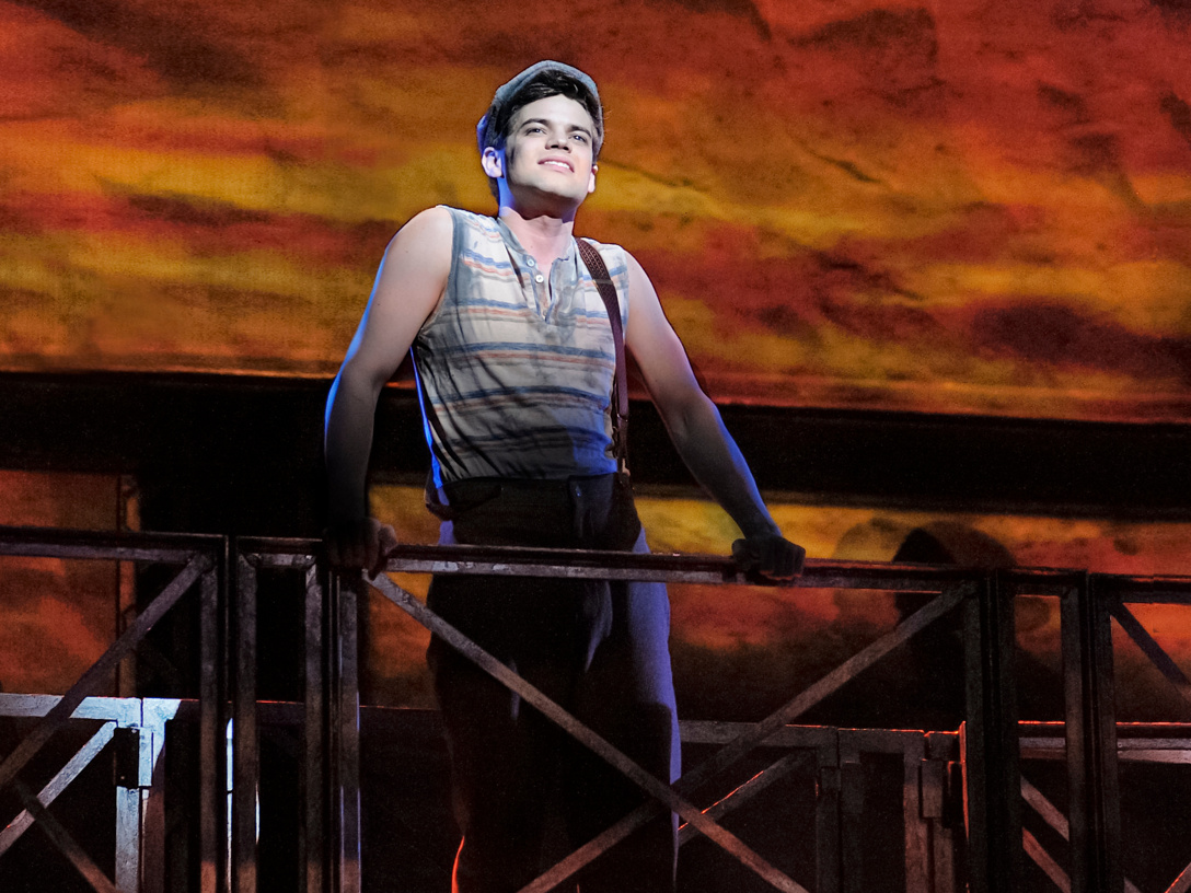 Jeremy Jordan's Bringing the Newsies Musical to the Screen, But Would