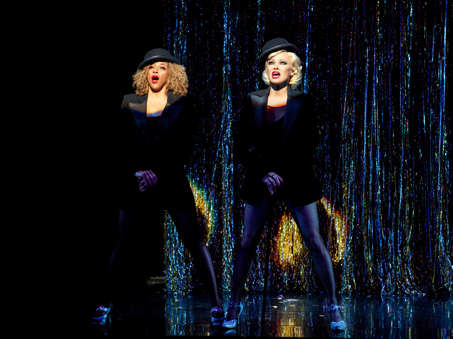 See Pamela Anderson and Lana Gordon Razzle Dazzle in Chicago | Broadway ...