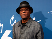 Samuel L. Jackson cheers on Billy Crystal as the comedian takes the Broadway stage solo in 860.