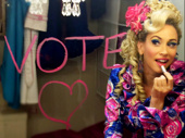 You’ve got to be loud! Queen Lesli wants you to get out and vote on November 8. Remember: even if you’re little, you can do a lot!(Photo: Twitter.com/QueenLesli)