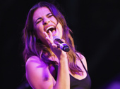 Lea Michele sings out.(Photo: Jenny Anderson/Getty Images)