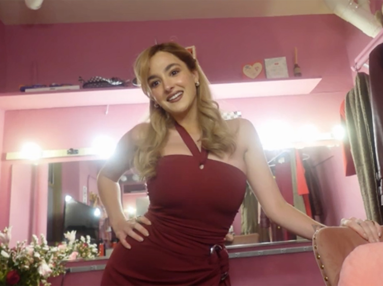 Don't Svet It: Backstage at Chess With Hannah Cruz, Episode 1: Greetings From the Pink Palace