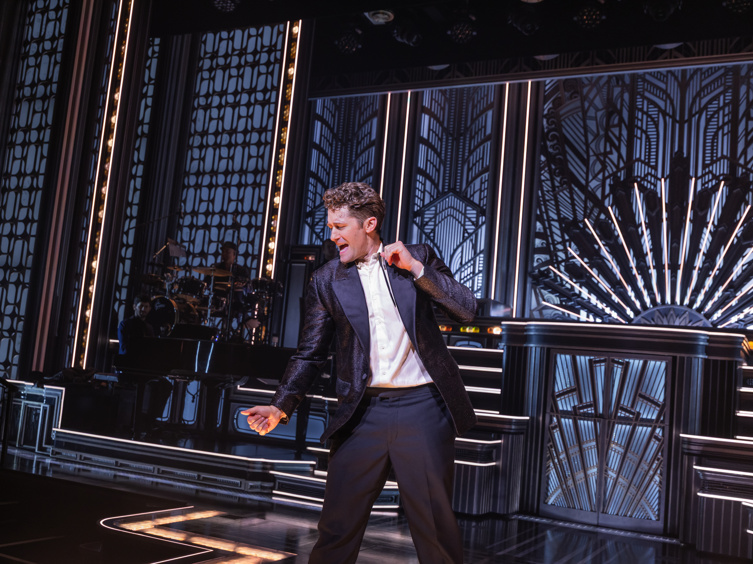 Photos: New Stars Matthew Morrison, Isa Briones and Debbie Gravitte in Just In Time on Broadway