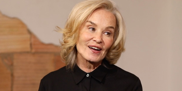 Jessica Lange is thrilled to unveil the world premiere of Mother Play on Broadway – a new venture for the acclaimed actress
