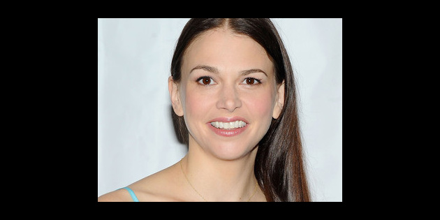 Sutton foster graduation speech 08 image