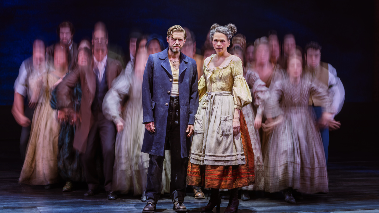 Aaron&nbsp;Tveit&nbsp;and&nbsp;Sutton&nbsp;Foster&nbsp;on&nbsp;Sweeney&nbsp;Todd,&nbsp;Dressing&nbsp;Room&nbsp;Jams&nbsp;and&nbsp;Being&nbsp;Scared&nbsp;of&nbsp;Sondheim